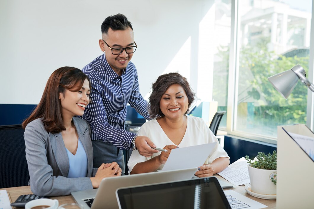 Tips Profesional Berkomunikasi Melalui Chat dan Email